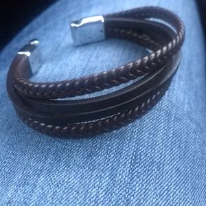Unisex leather bracelet